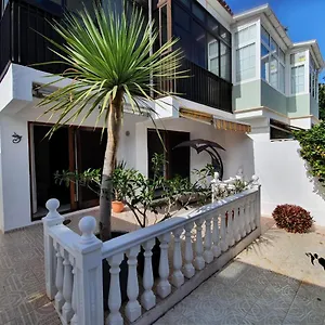 Apartamento Luminoso Con Patio Y Jardin, Puerto de la Cruz (Tenerife)